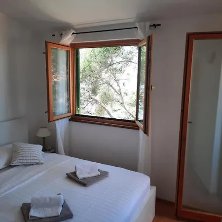 Apartment Kike - 60 Meters From The Petrcane
