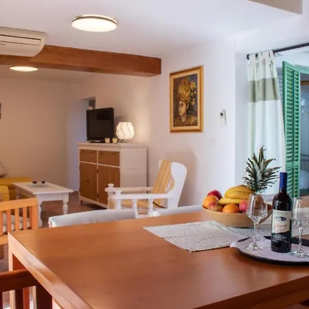 Kike - 60 Meters From The Apartment